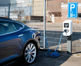 Brede coalitie pleit voor zakelijke personenauto’s zonder CO2-uitstoot vanaf 2025 Brede coalitie pleit voor zakelijke personenauto’s zonder CO2-uitstoot vanaf 2025
